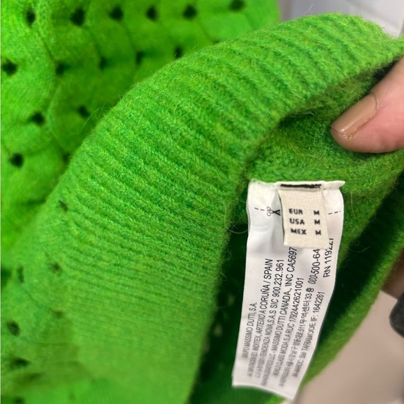 Massimo Dutti Green V-Neck Sweater Dress with Oversized Fit - Picture 5 of 7